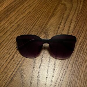 Women's Fashion Sunglasses - Purple Gradient Lenses